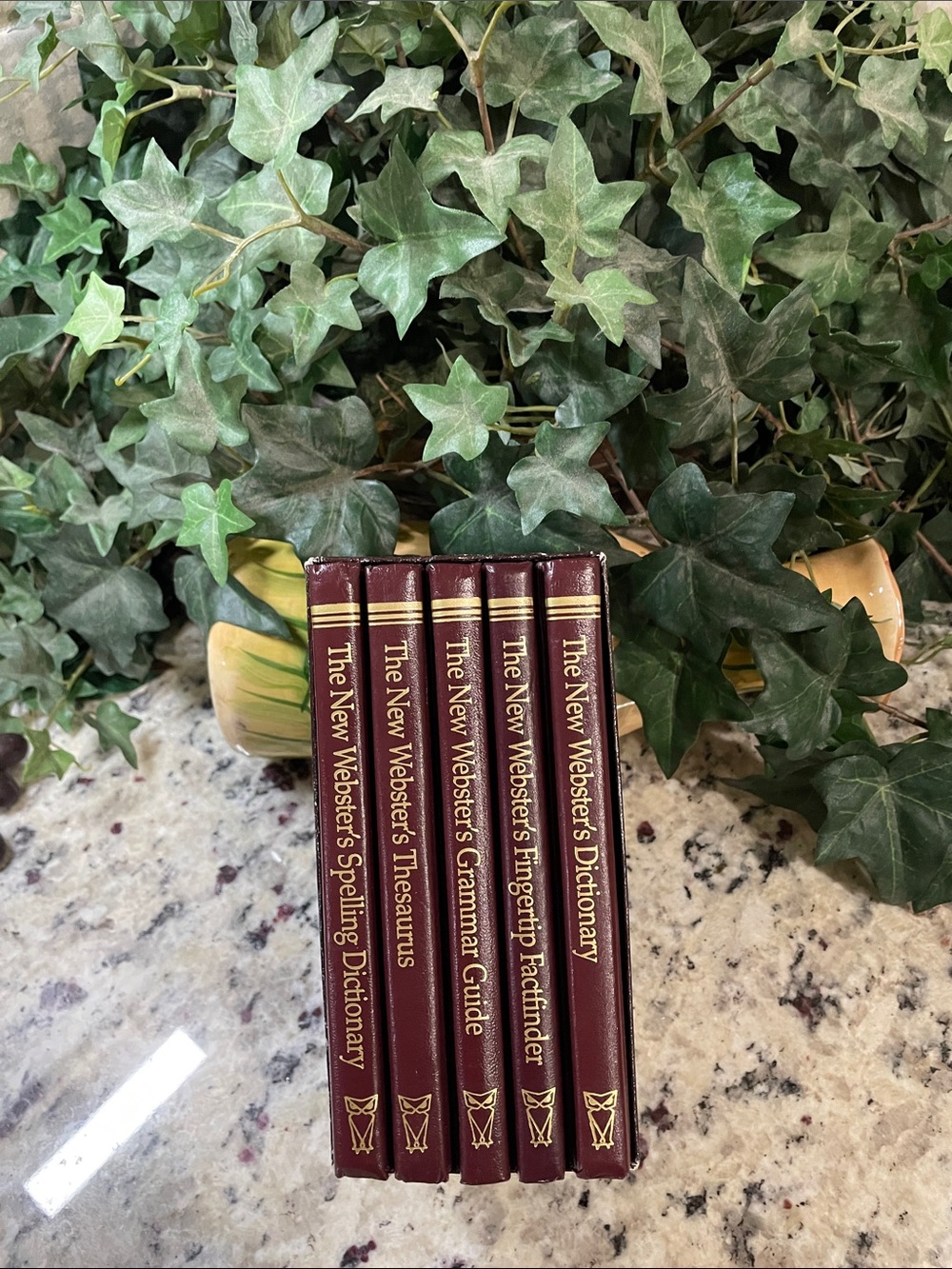 Own this Nostalgic Webster’s 5 book volume Desk Reference books 📚Office or Home